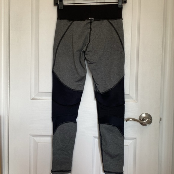 MICHI Moto Panel Zip Leggings, heather gray and black - Picture 4 of 7